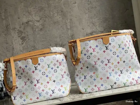 GRACEFUL LOUIS MM VUITTON 0528